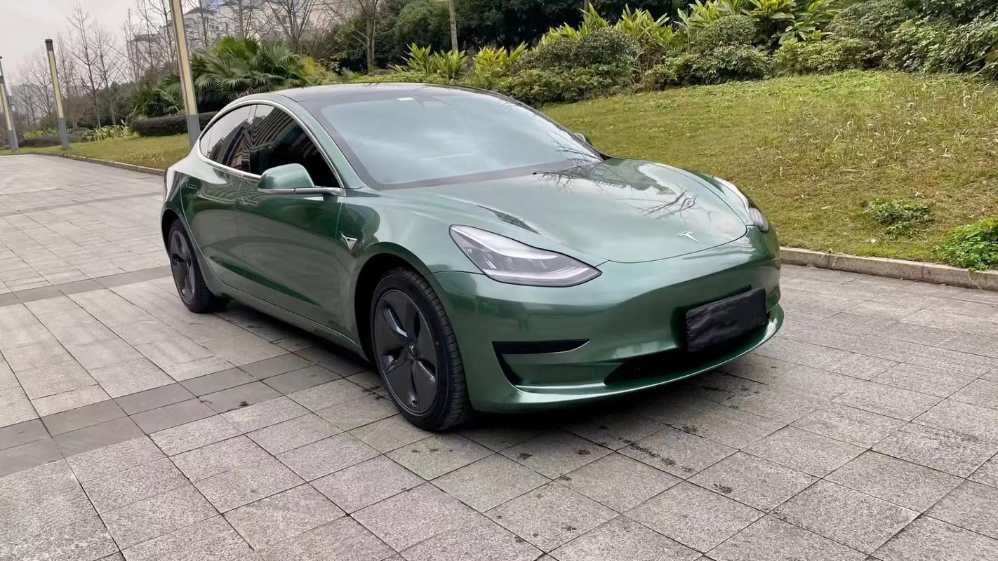 Super Bright Metallic Fir Green – PVC Metallic Gloss Vinyl Wrap