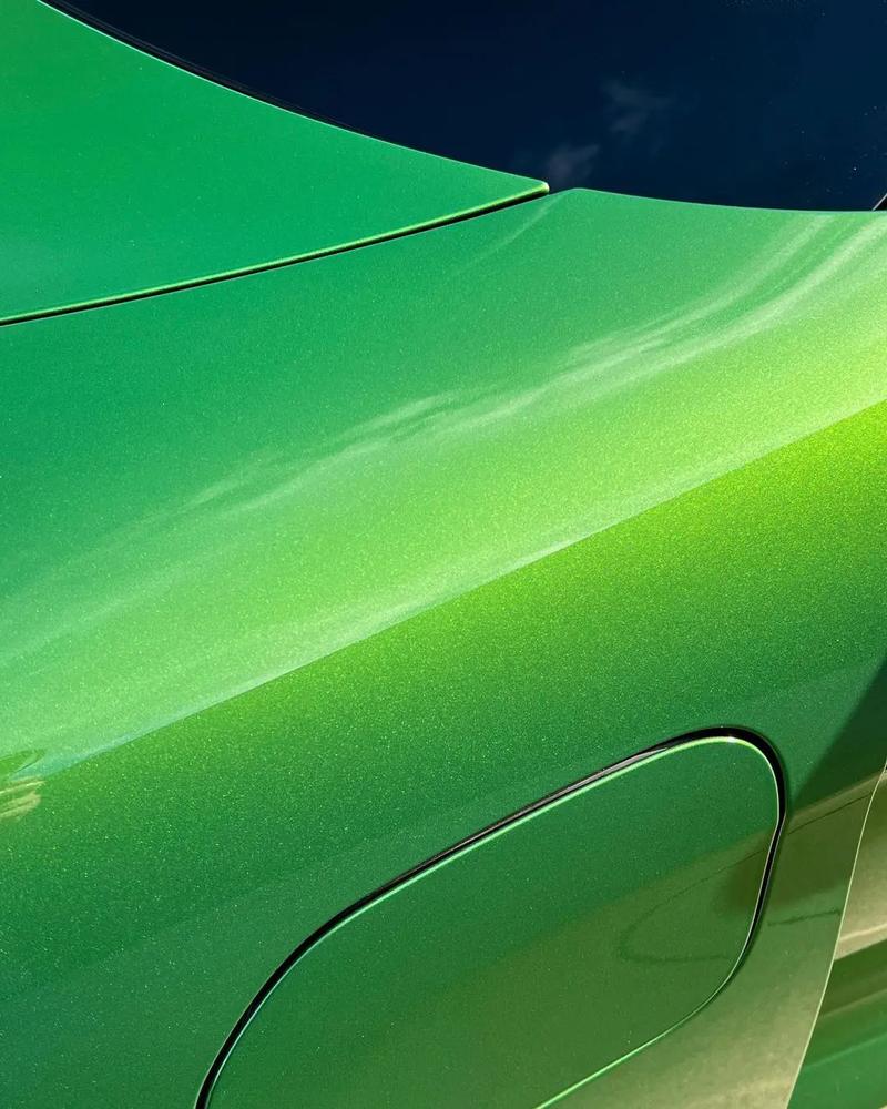 Super Bright Metallic Mamba Green – PVC Metallic Gloss Vinyl Wrap