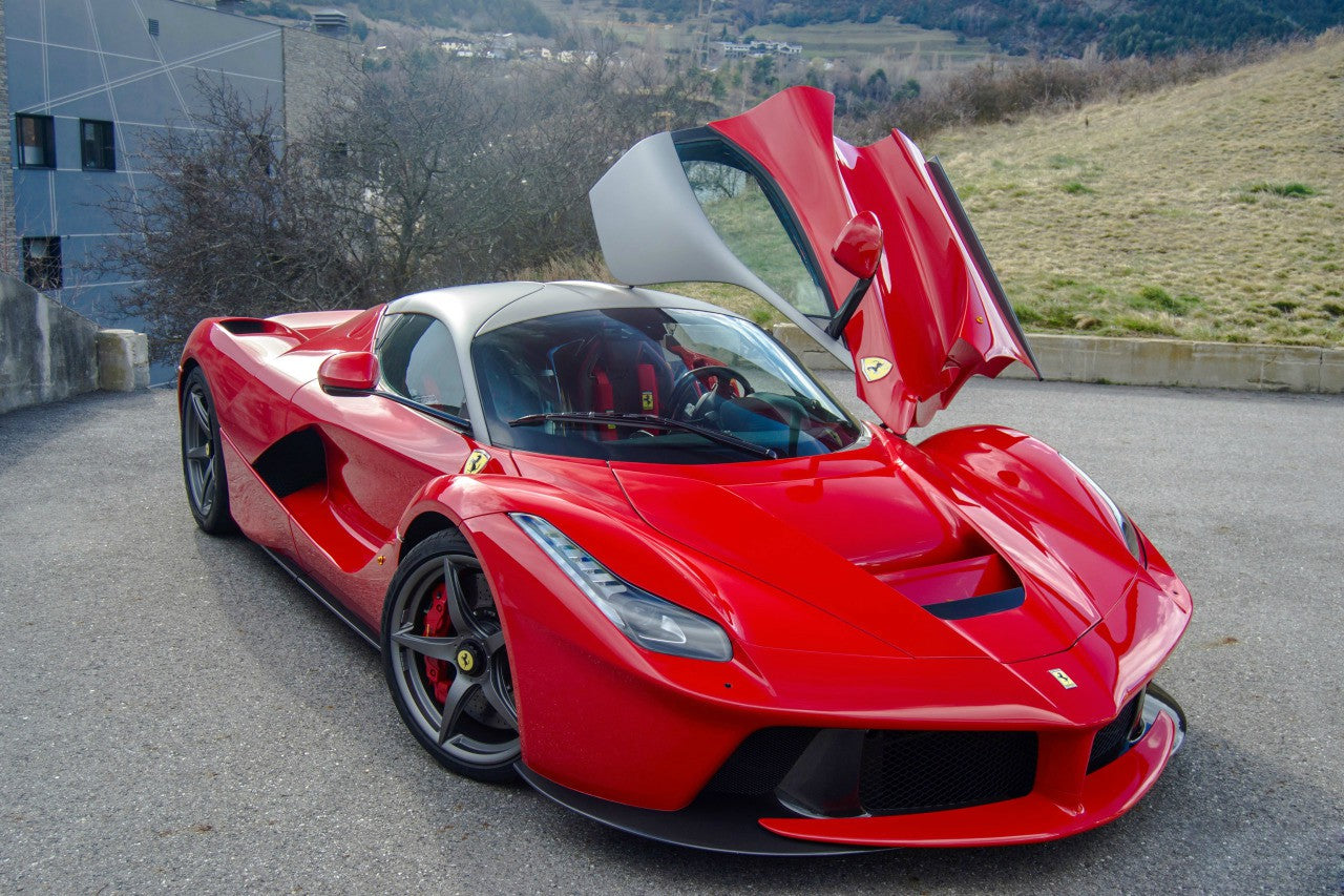 Crystal Red – PVC High Gloss Vinyl Wrap